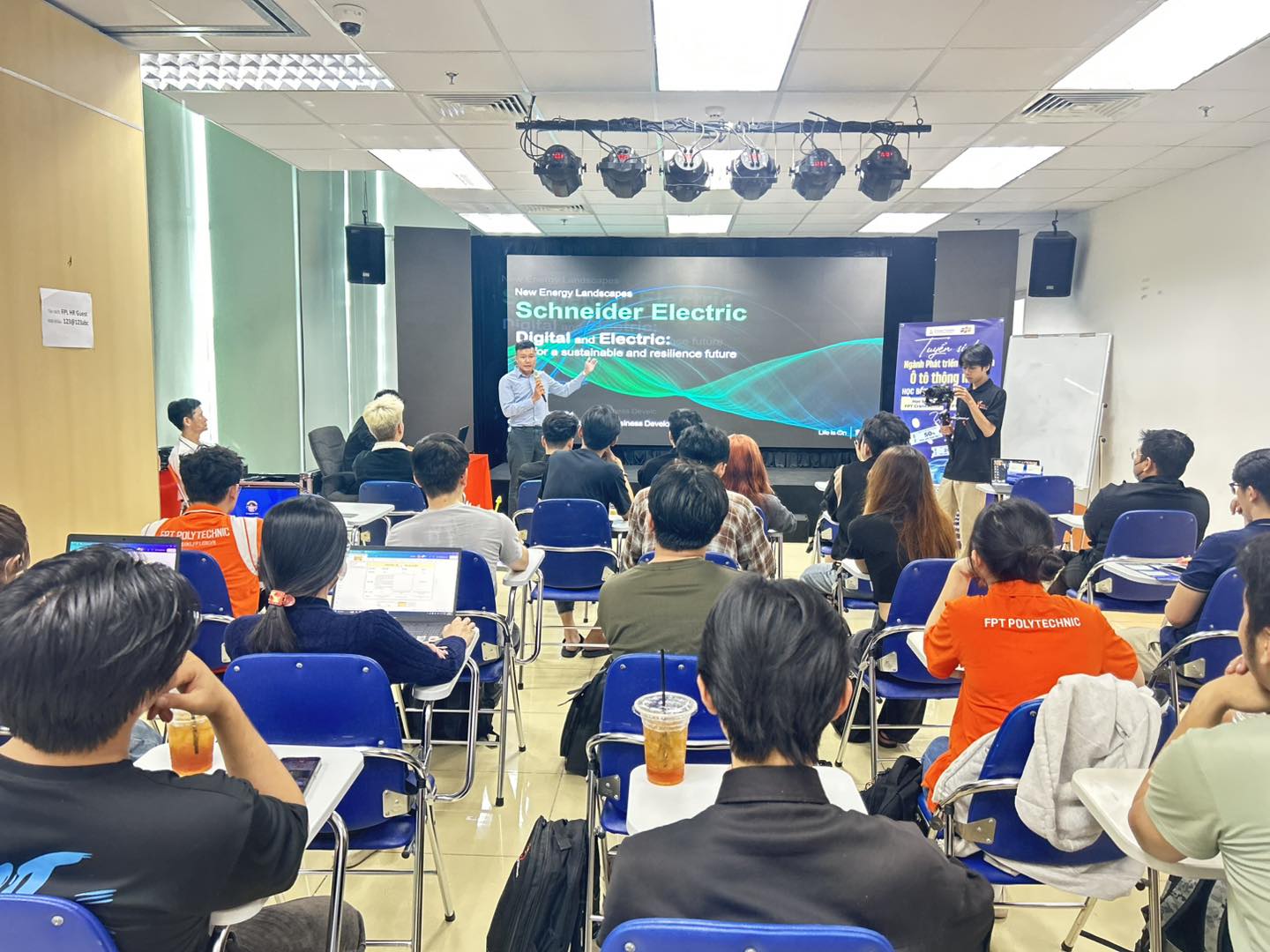 Những điều đắt giá tại workshop Phát triển phần mềm ô tô thông minh - Chìa khoá mở cửa sự nghiệp toàn cầu
