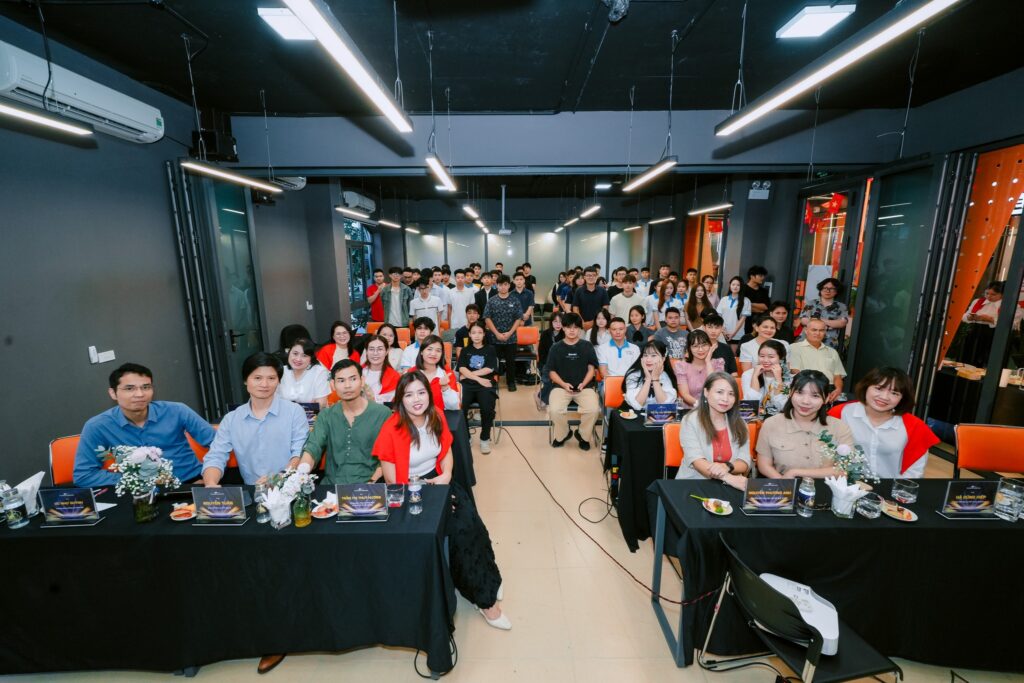 Rực đỏ tinh thần A80 trong Lễ Khai giảng tháng 8 – Học kỳ Summer 2025 tại Viện đào tạo quốc tế FPT