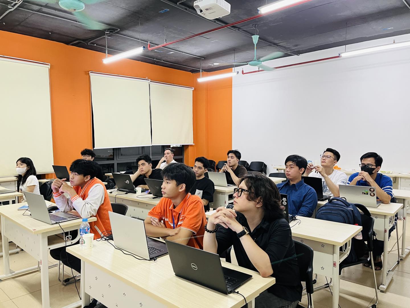 Recap buổi học trải nghiệm Khoa học dữ liệu và AI tại Cranes FPT Hà Nội