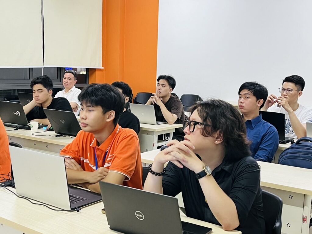 Buổi học trải nghiệm Khoa học dữ liệu và AI tại Cranes FPT Hà Nội