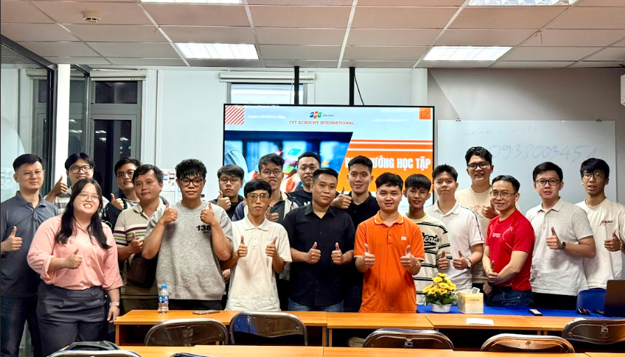 Buổi định hướng lớp M1.2510.E1 – Cranes FPT: Khởi đầu hành trình chinh phục tri thức